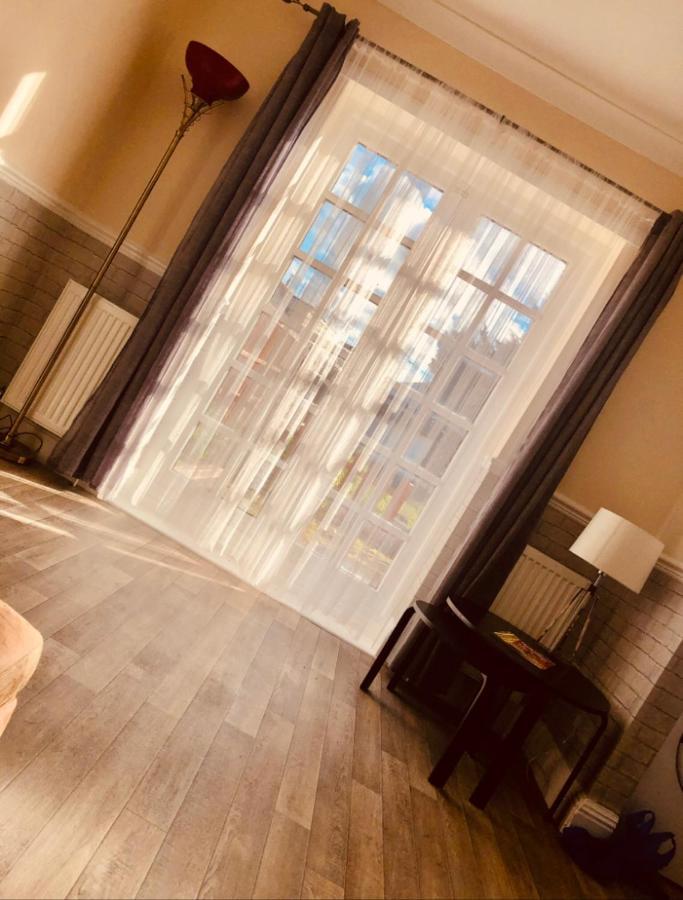 Апартаменты Ac Lounge 36 Рочфорд Экстерьер фото